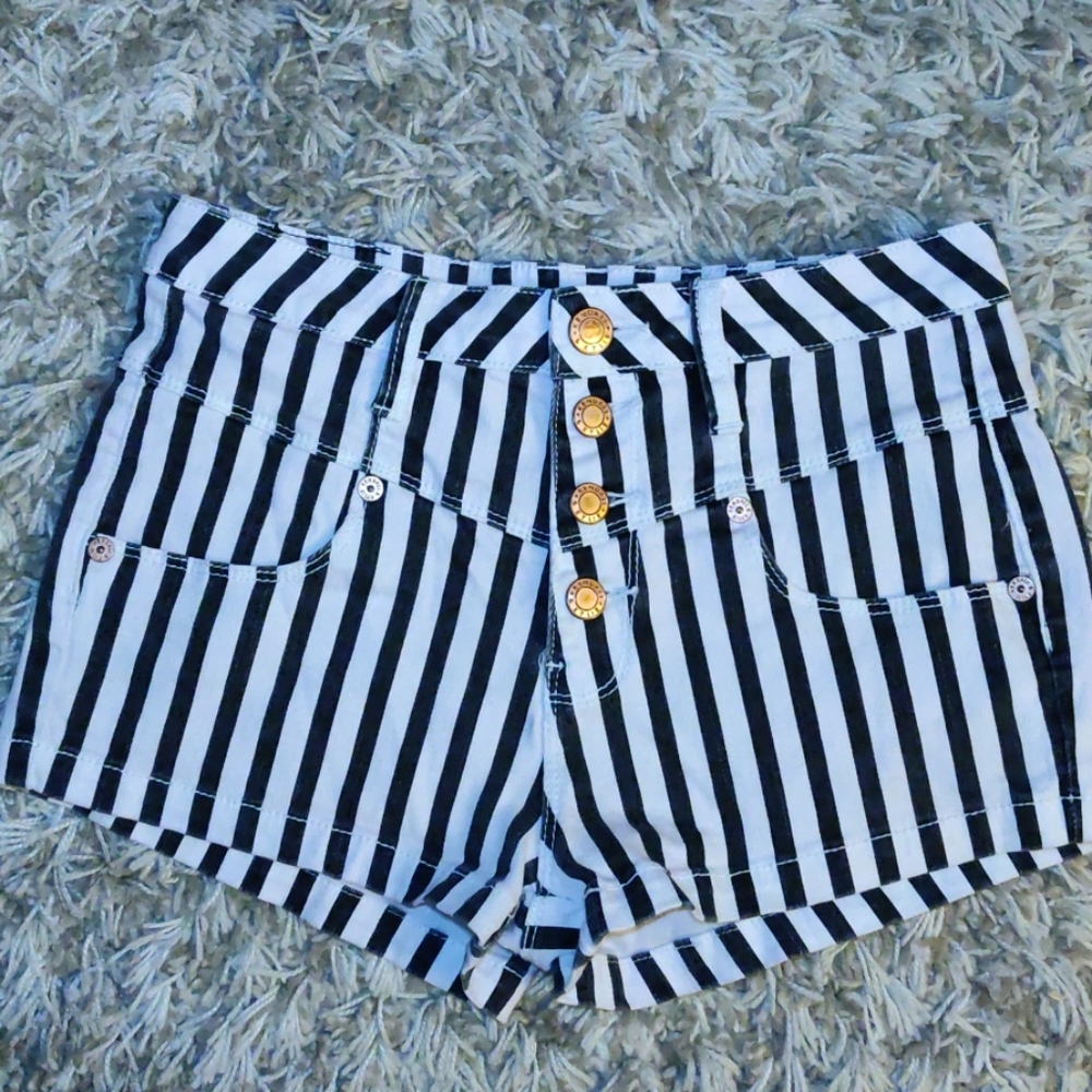 Kendall & Kylie high-rise shorts
